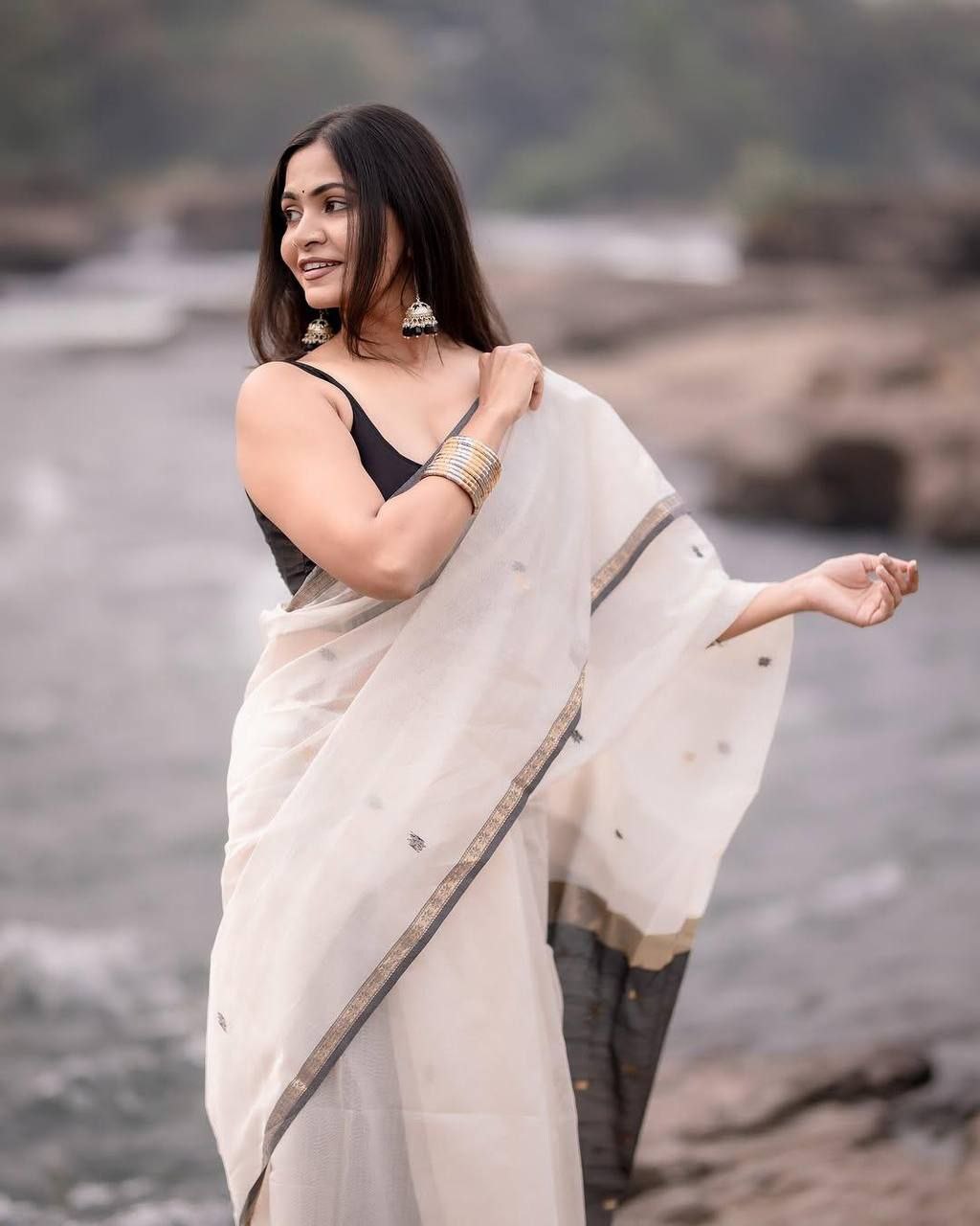 GOURGEOUS LOOK-LILEN COTTON SAREE