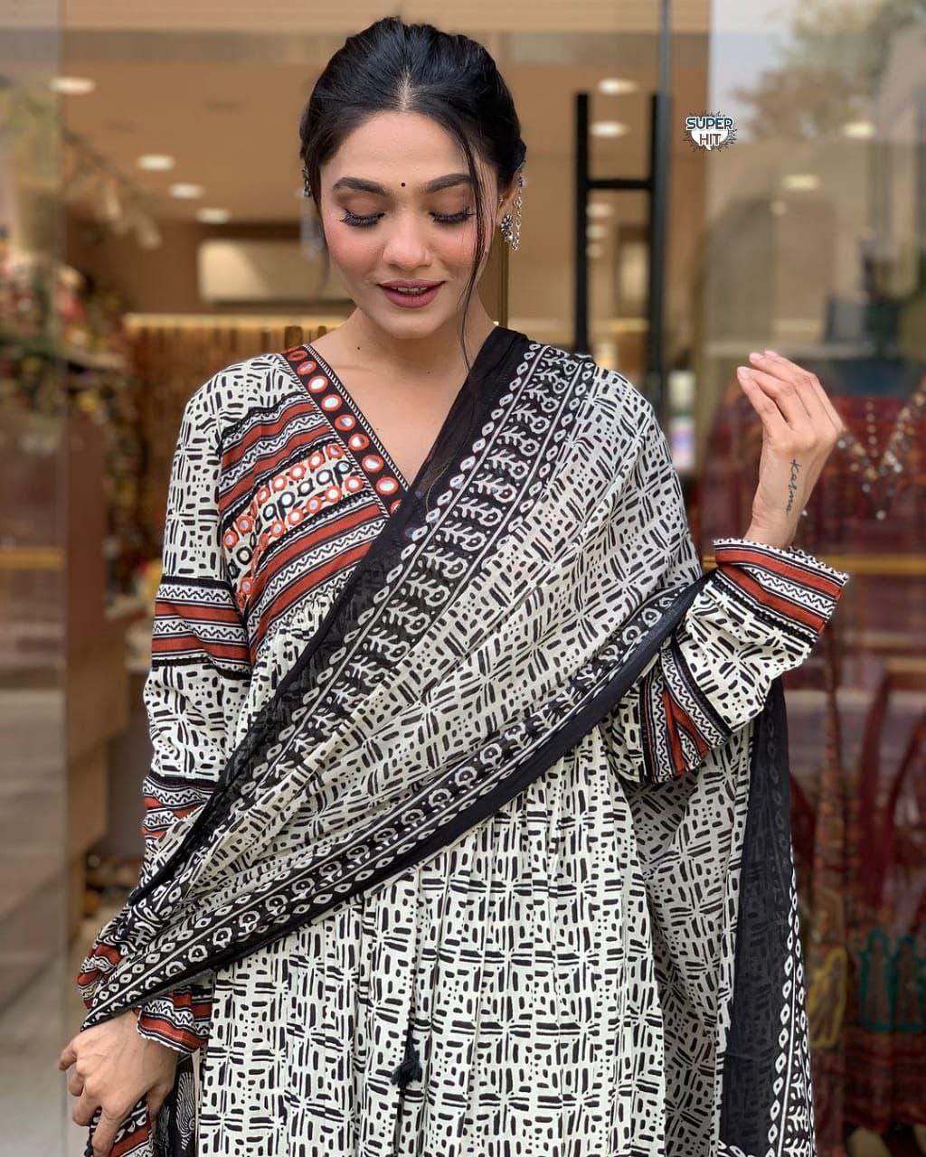 Anarkali kurti pant set is perfect for the fastival season