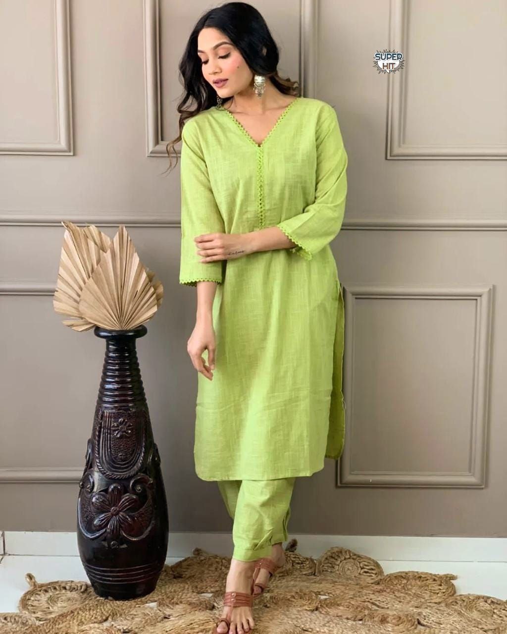 Wear Wardrobe With this Classy yet chic monochrome Kurti With Pant Pair