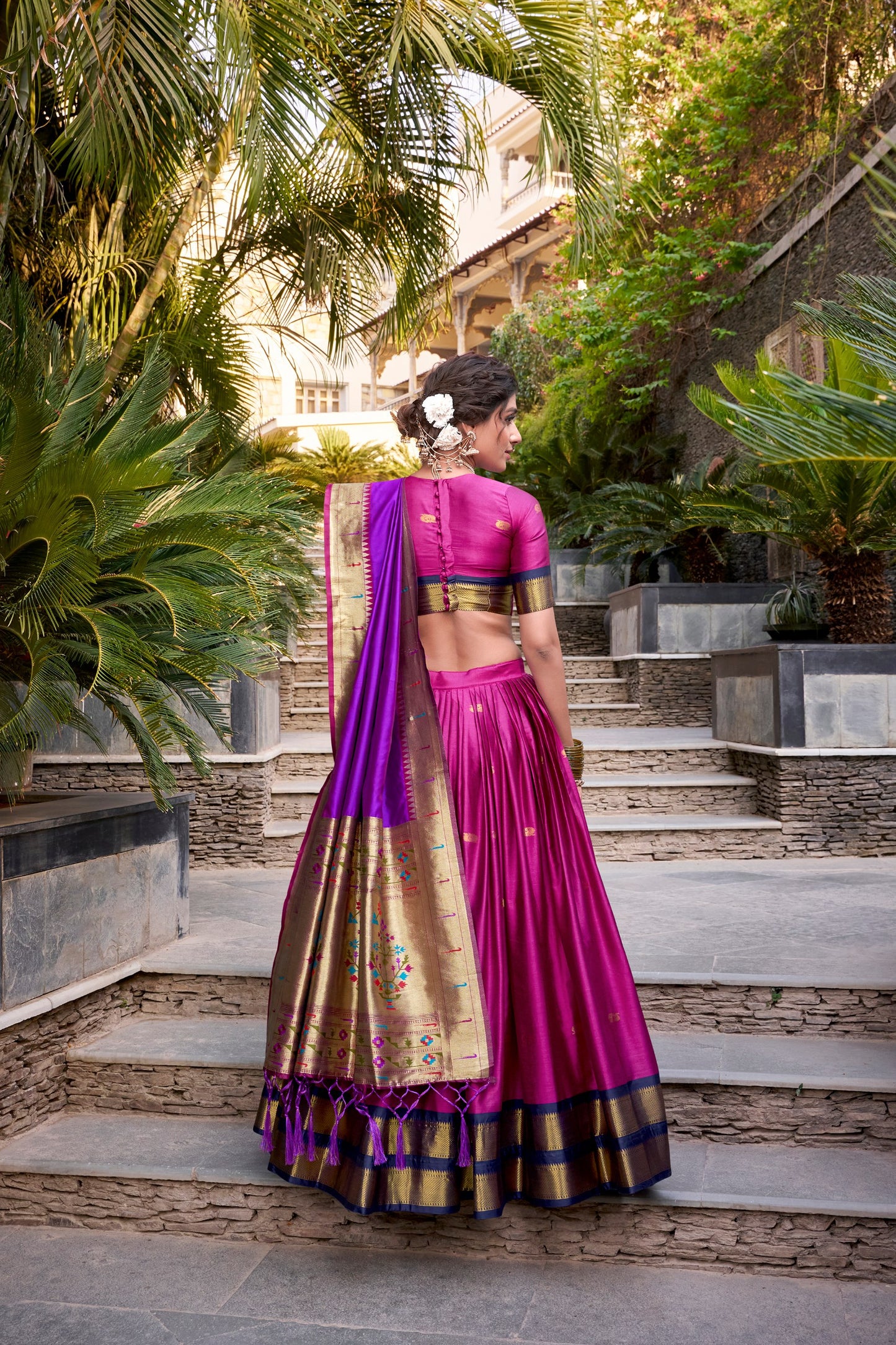 Stylish Pink Jacquard Silk with Detailed Zari Weaving
