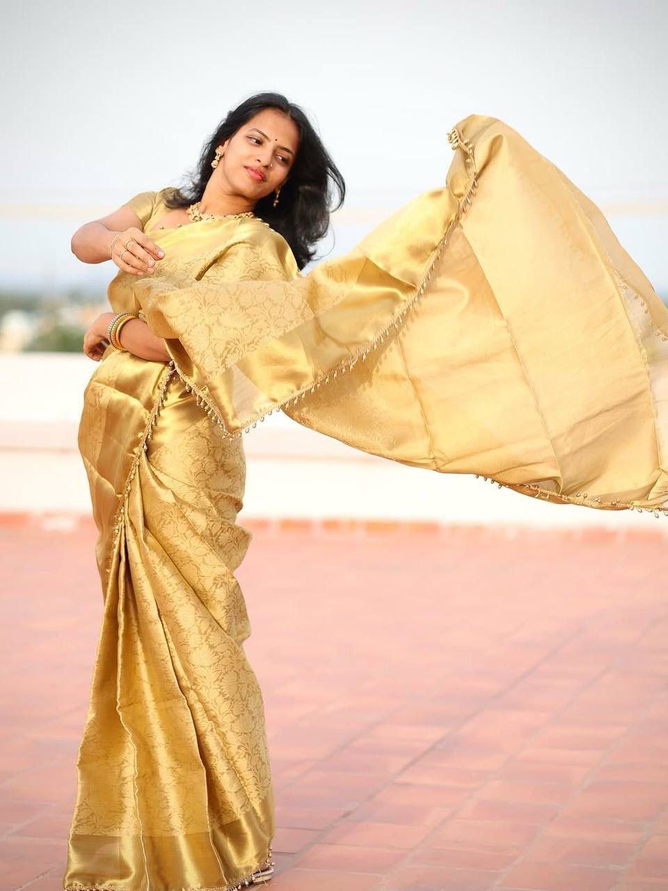 beautiful banarasi handloom golden tissue silk saree