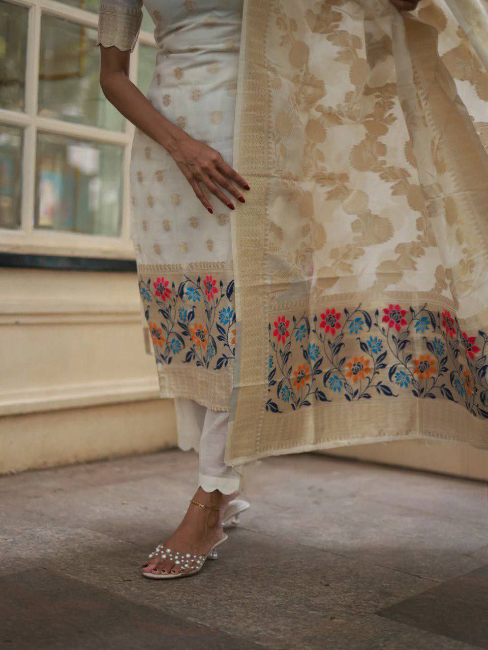 Women's Banarasi silk Floral Print kurti pant & Dupatta set