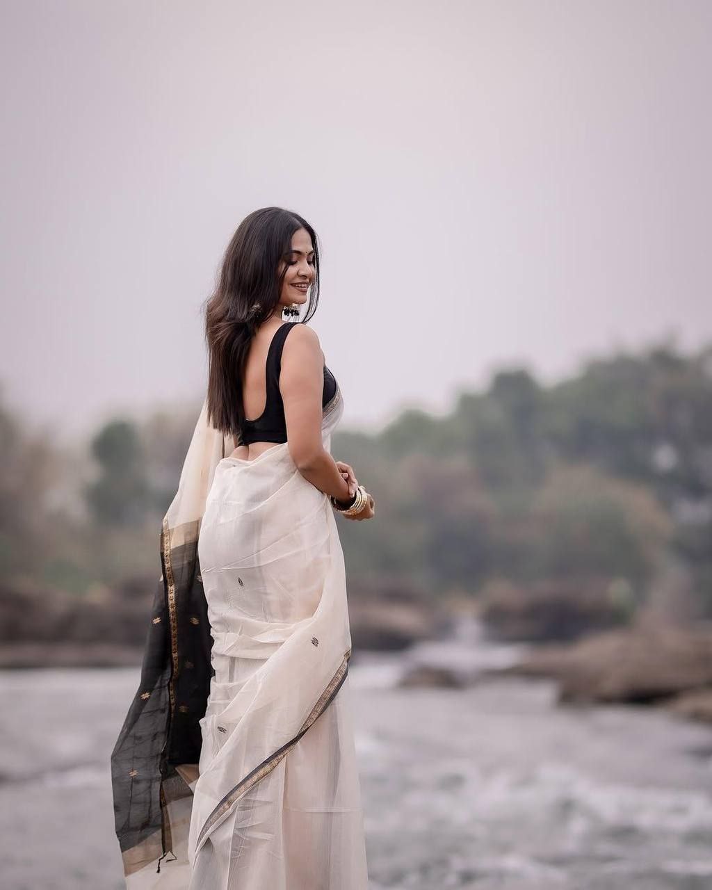 GOURGEOUS LOOK-LILEN COTTON SAREE