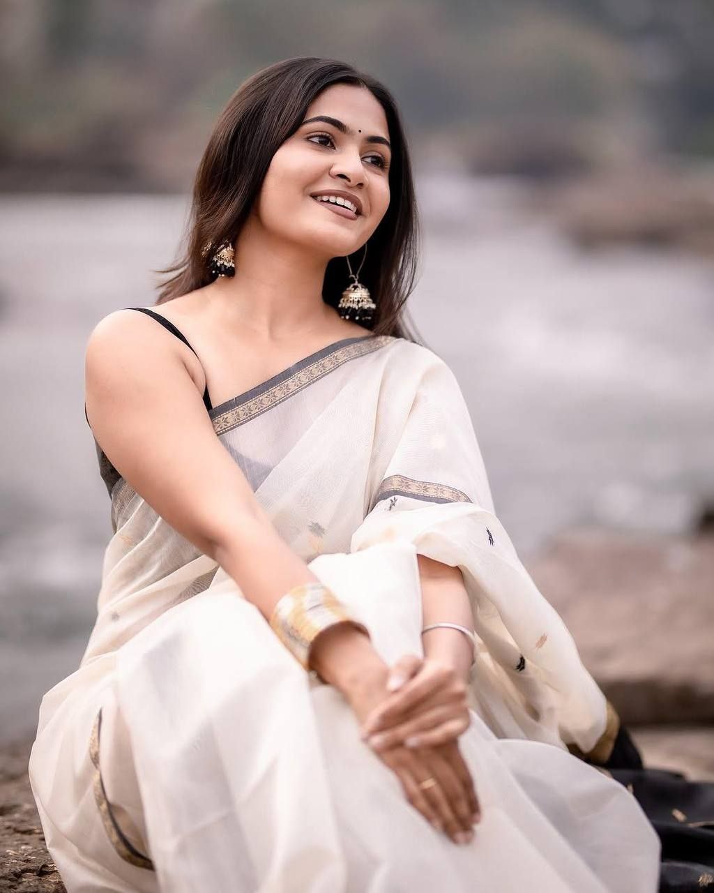 GOURGEOUS LOOK-LILEN COTTON SAREE