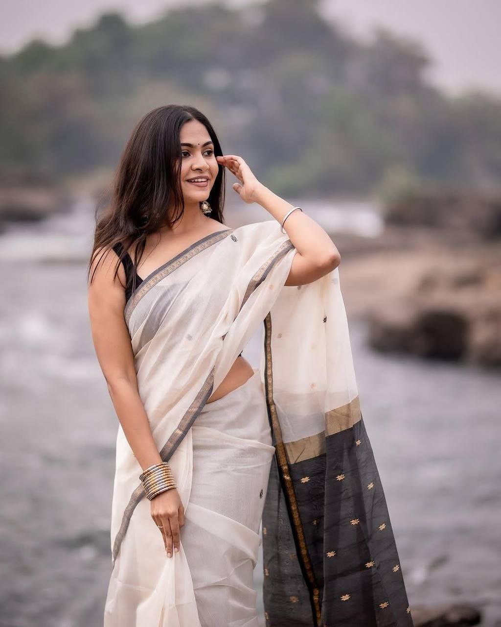 GOURGEOUS LOOK-LILEN COTTON SAREE