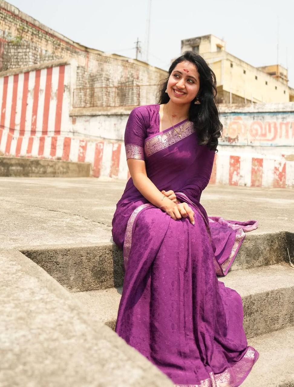 Viscose Chinon Weaving Pattern Saree- With Dola Banarasi Silk Blouse