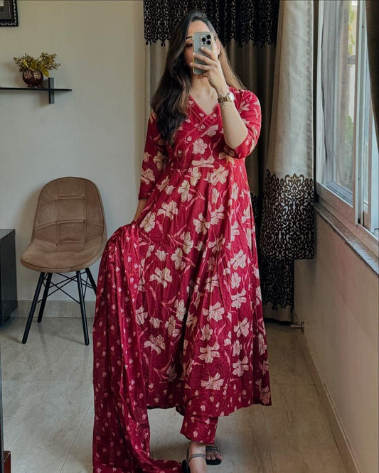 The perfect of traditional wear