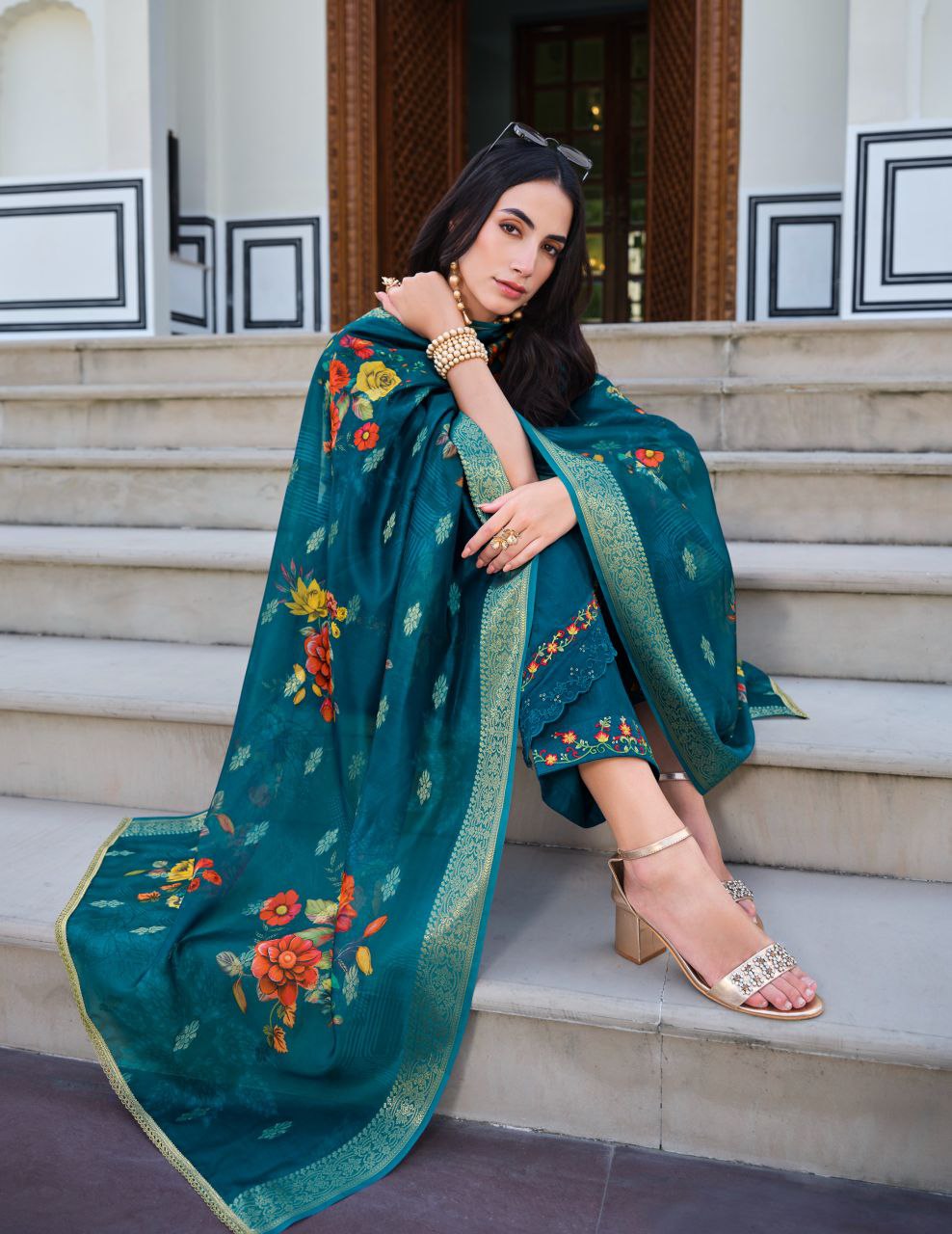 Green kurti in Embroidary Work And Jacquard Viscouse Silk