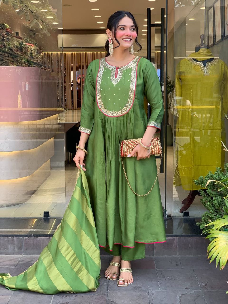 ROYAL GREEN  MUL CHANDERI SPECIAL 3 PIECE SET