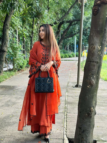 ENHANCE THE BEAUTY OF YOUR WARDROBE WITH THIS NEWLY LAUNCHED KURTI-PLAZZO SET