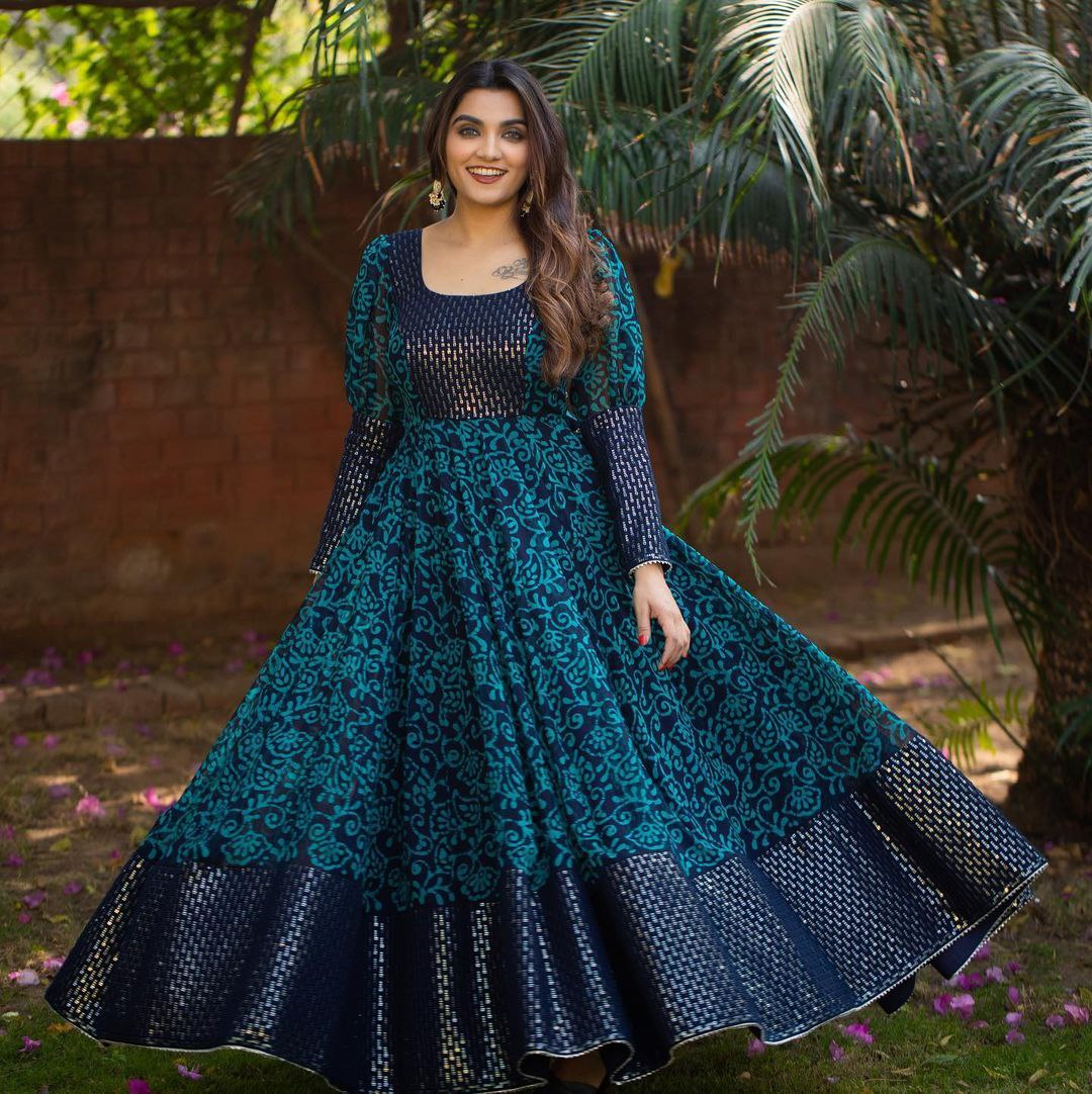 Blue Beauty Georgette With Digital printed simple fresh floral collection