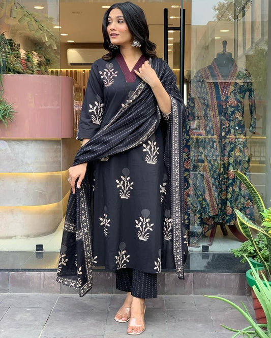 This Kurti pant set is perfect for the fastival season